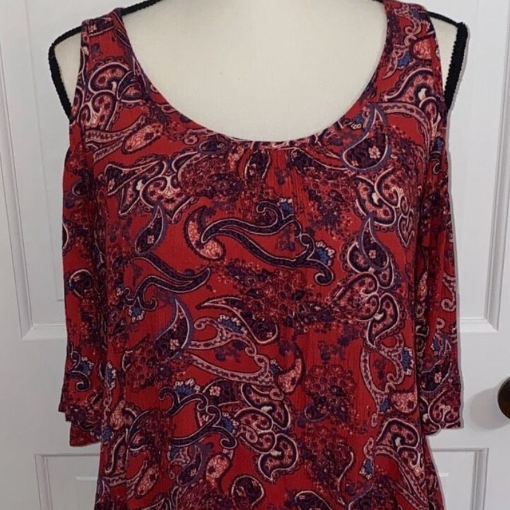 Mossimo Supply Co. short sleeve cold shoulder floral paisley print blouse